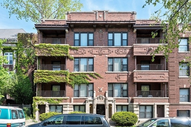 Building Photo - 1710 W Lunt Ave Rental