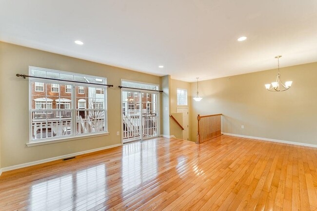 Building Photo - 6 Carpenter Ct Rental