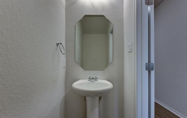 Photo - BEAUTIFUL NEW CONSTRUCTION IN HIDDENBROOKE