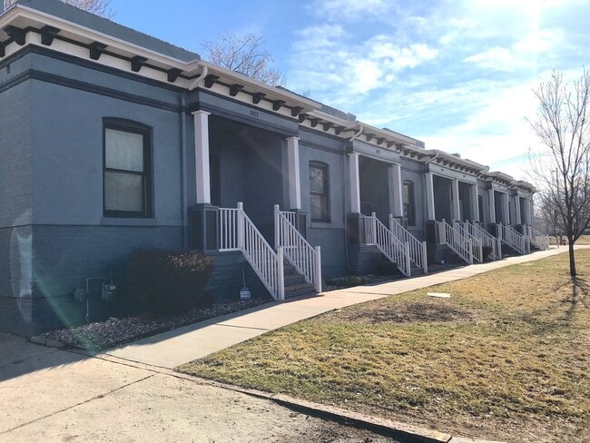 Building Photo - Available Now - 2Bedroom/1Bathroom in RiNo!