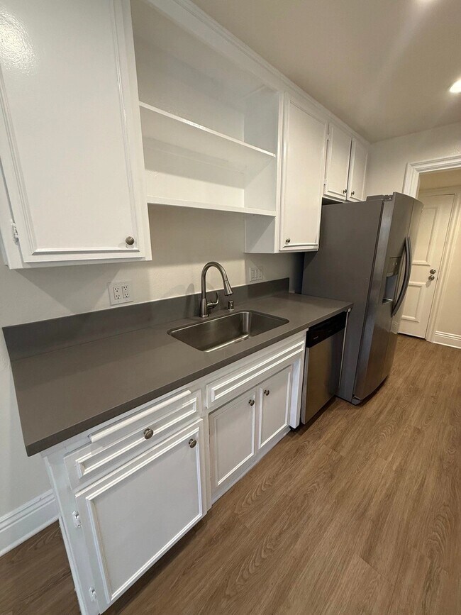 Photo - 1940 Malcolm Ave Unit 101