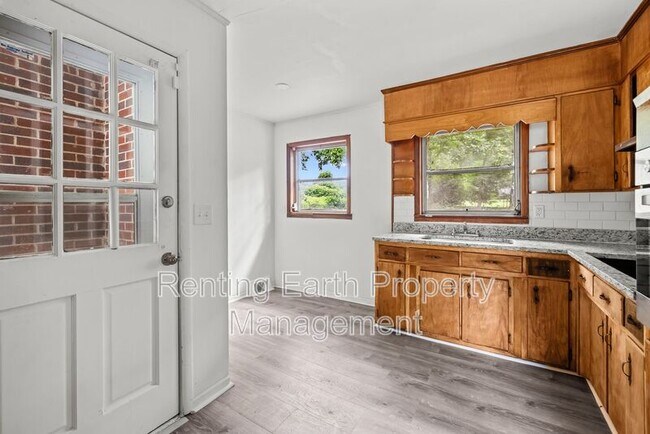 Photo - 1133 Woodslee St