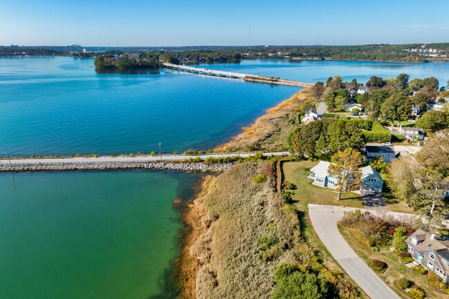 Photo - 1 Shoreline Dr