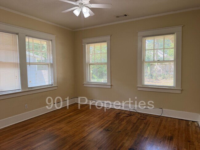Photo - 1055 S Cox St