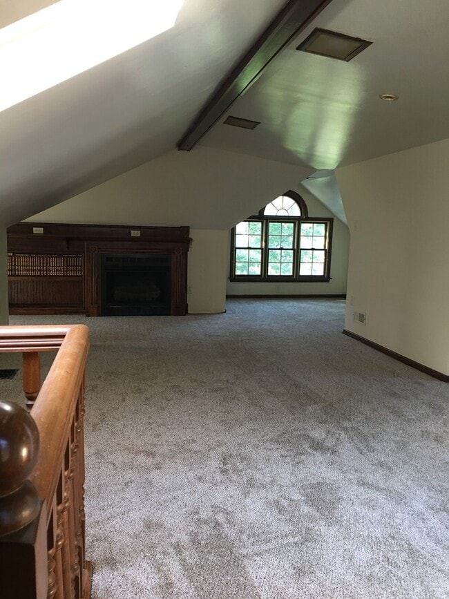 Photo - 926 Tibbetts Wick Rd