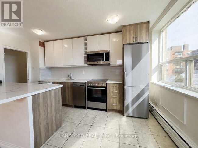Photo - 140 Springhurst Ave Unit 41