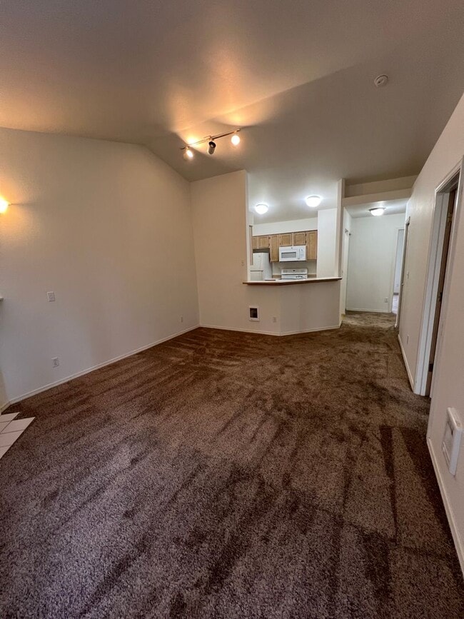 Spacious 2 bedroom, 2 bath condo in Everett House Rental in Everett