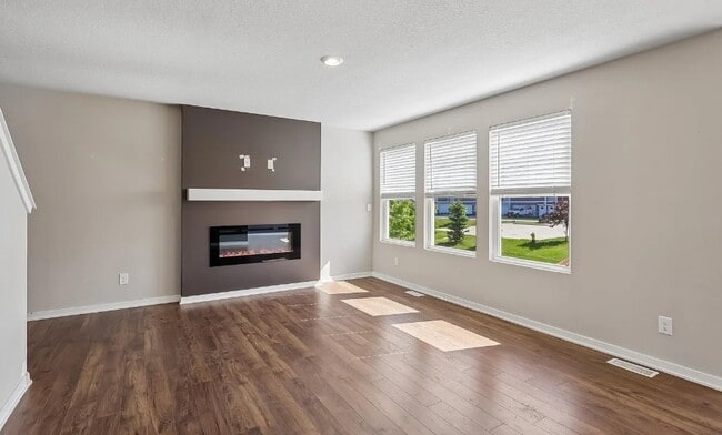 Photo - 289 NW Charlestown Ln