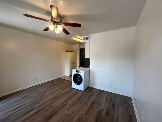 Photo - 1010 W 23rd St Unit 10