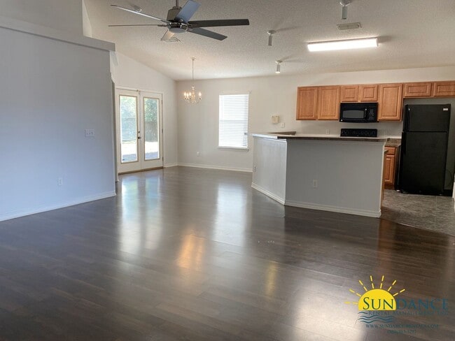 Photo - Beautiful 3 Bedroom Home in Navarre