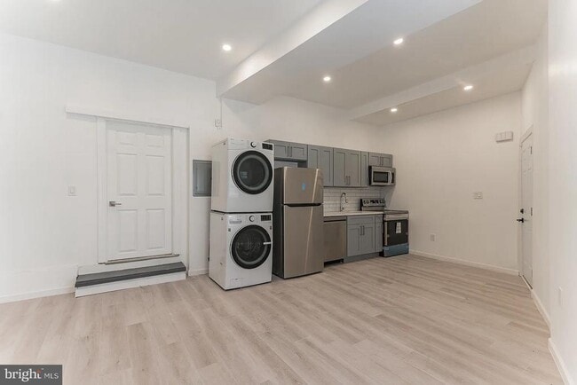 Building Photo - 2401 S Alder St Unit 1