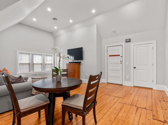 Building Photo - 169 Hunnewell Ave Unit 3 Rental