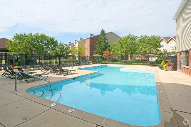 Piscina - Waterford Place Apartments