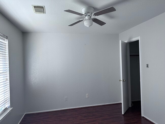 Photo - 15522 Baxter Ave
