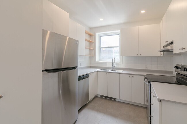 Building Photo - 2068 Rue Sherbrooke O Unit 41