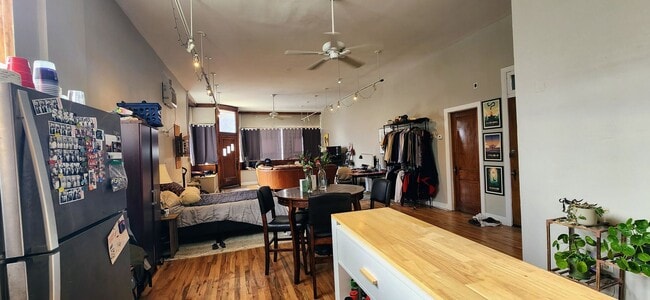 Photo - Huge loft live/work Unit 901 - 1