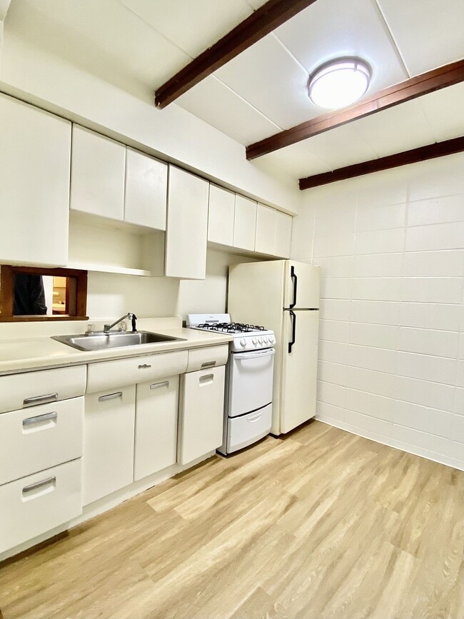 Building Photo - Robinwood Apartments