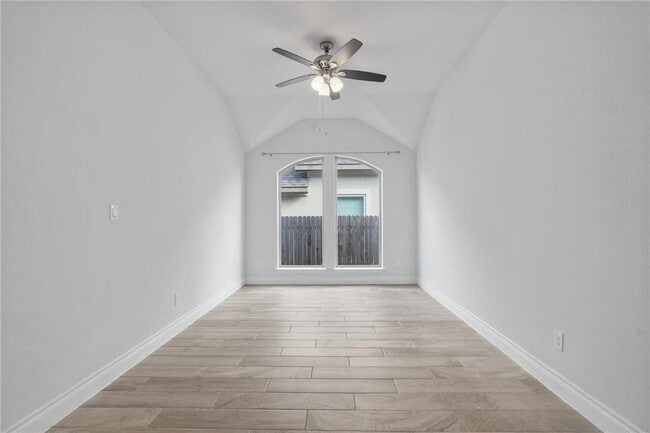 Photo - 209 Magdalene Way