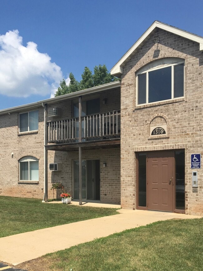 Scheuring Pointe Apartments