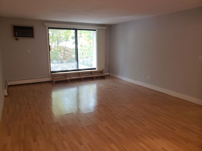 Photo - Comfortable 2-Bedroom Condo Near Lake Minnetonka – Private Deck & Resort-Style Amenities Unit 107