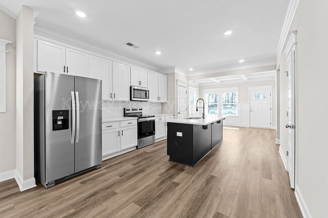 Photo - 2096 Denmark Ave SE
