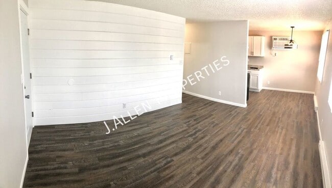 Photo - 1900 Parker Cir Unidad D