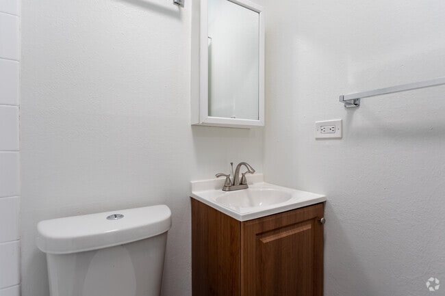 1HAB, 1BA - 800ft²