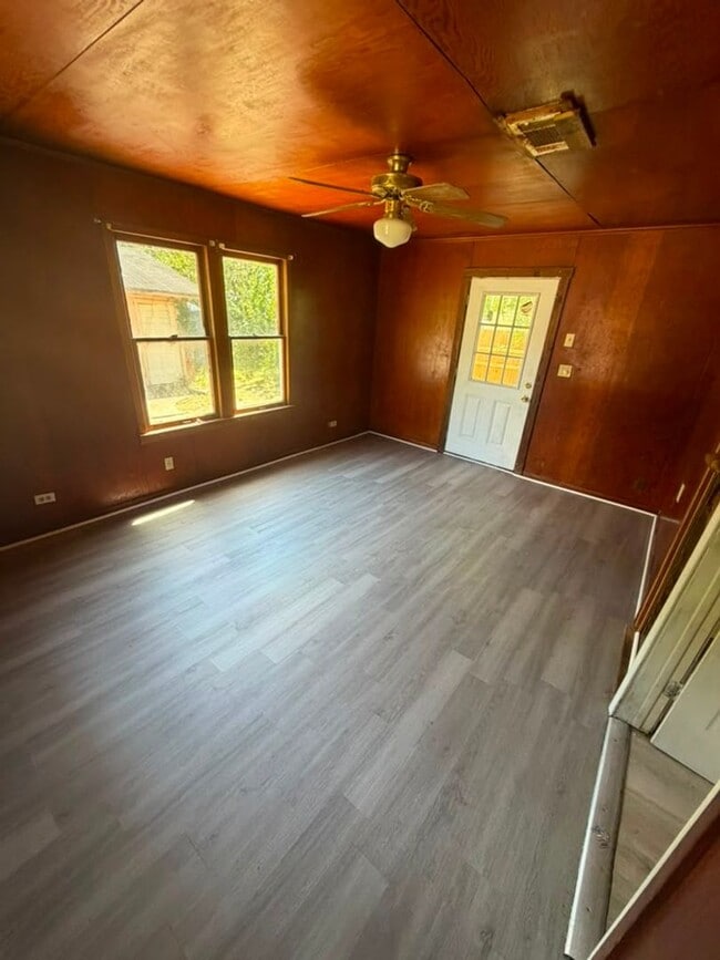 Photo - 2405 Primrose St