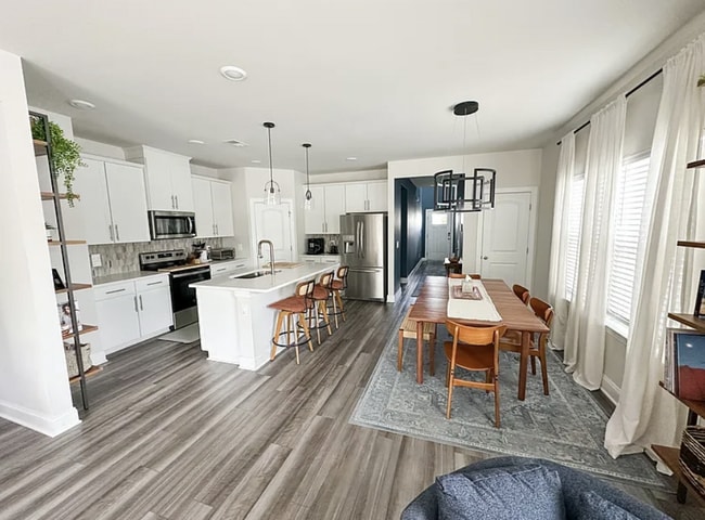 4421 Skyridge Dr