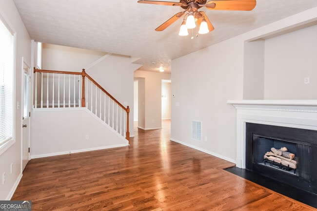 Photo - 343 Alderman Trace SW