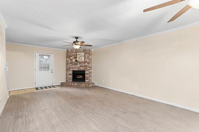 Photo - 2 Bedroom, 1.5 Bath Townhome – Modern Comf...