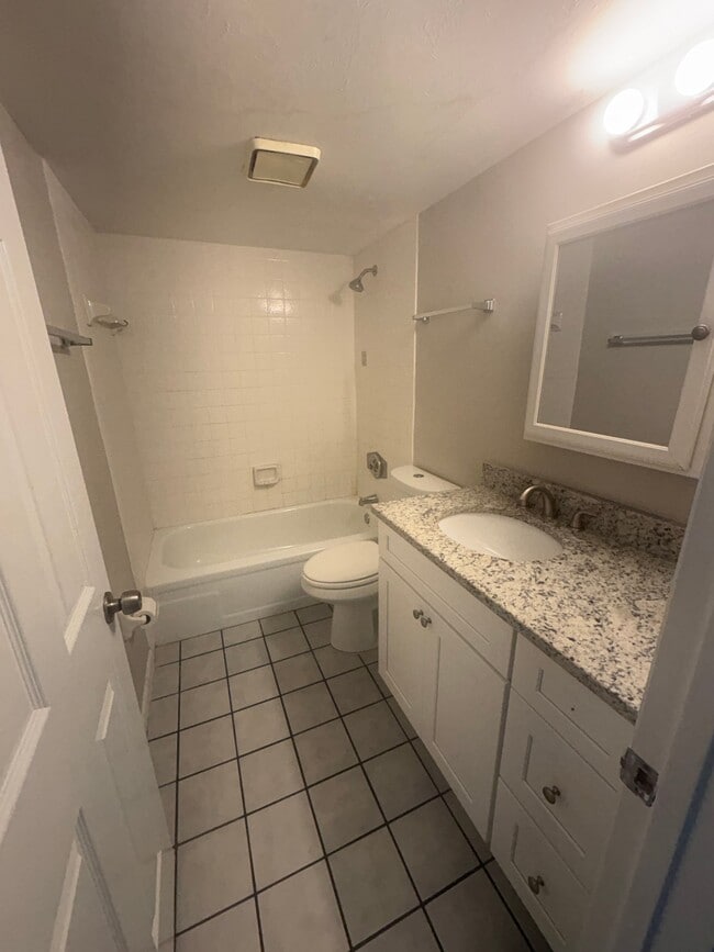 Photo - 706 SE 13th Ct Unidad D