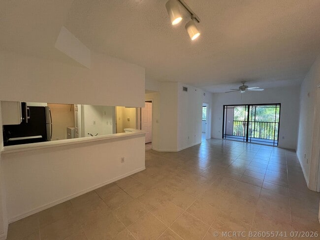 Building Photo - 2812 Grande Pkwy Unit 301