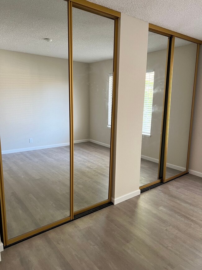 Photo - 5042 Bridgepointe Pl