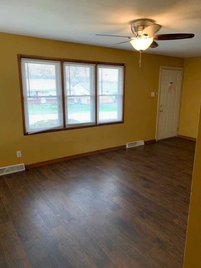 Photo - 732 N Middle St