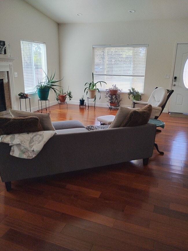 Photo - 2238 Gunn Rd