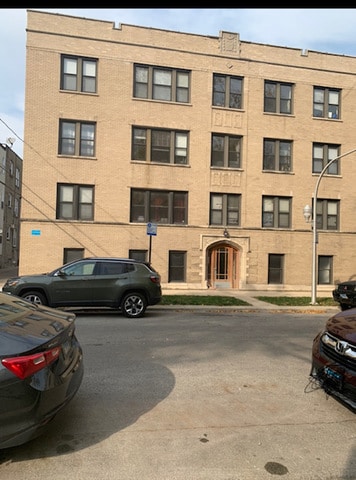 Building Photo - 4444 W Gunnison St Unit 3