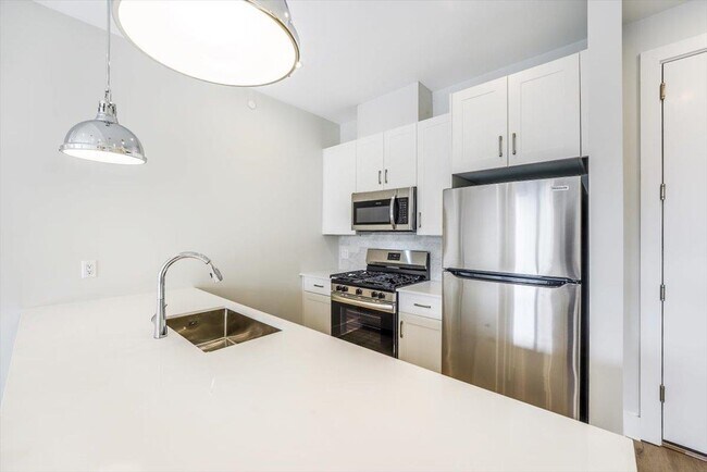 Photo - 667-665 Grand St Unit 306