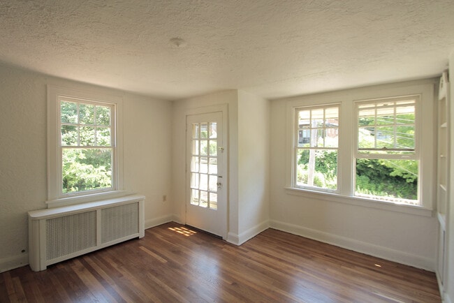 Photo - 8009 St Lawrence Ave Unit 8009