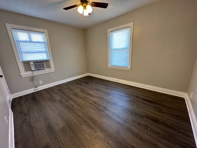 Photo - 4610 Picadilly Ave