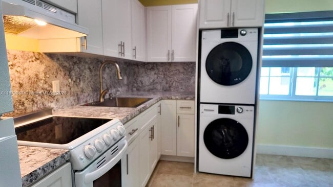 Photo - 10985 SW 138th St Unit 1