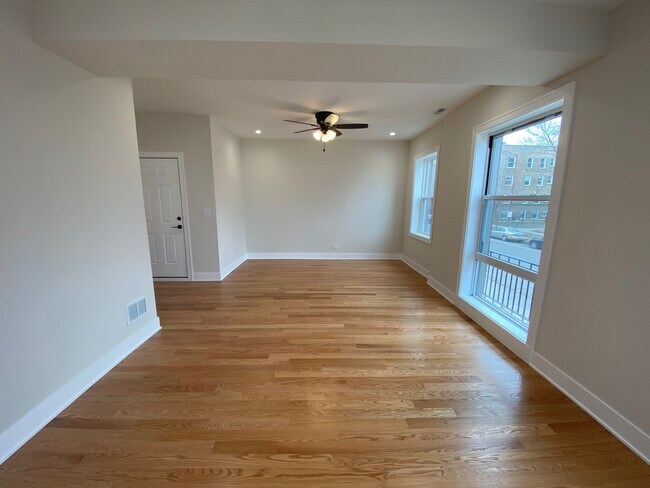 Photo - 1055 W Pratt Blvd Unidad 2A