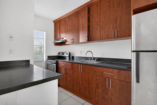 Photo - 4071 N Dixie Hwy Unit 6