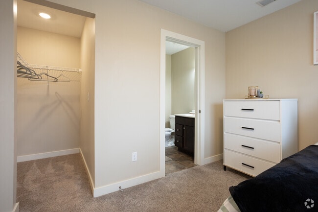 4BR, 4BA - 1,632SF - Bedroom 1