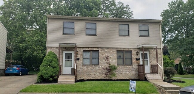 Building Photo - 103 Hazel St