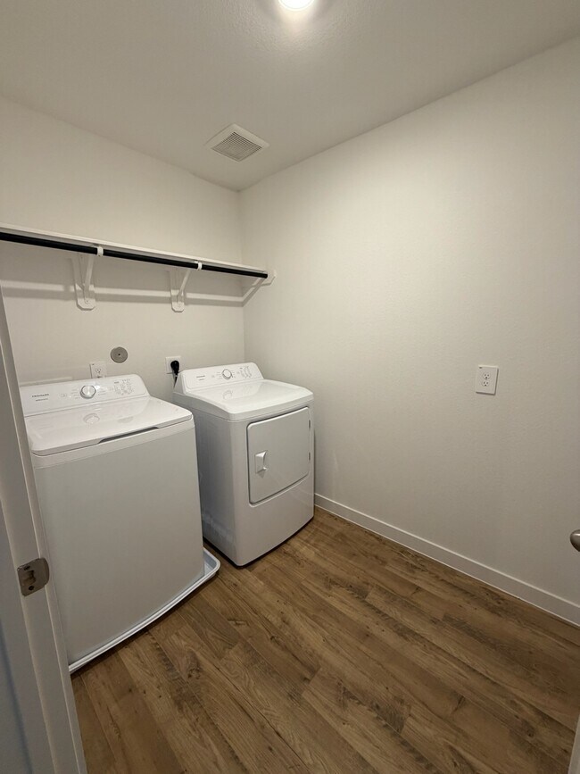 Photo - 3550 Blue Mockingbird St