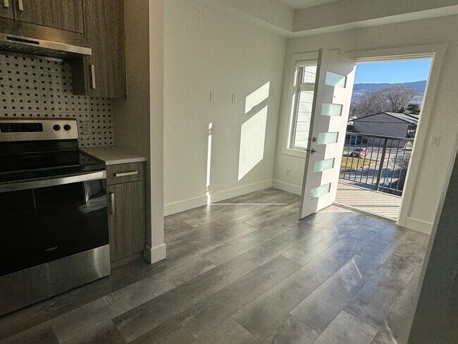 Photo - 320 Mills Rd Unit 14