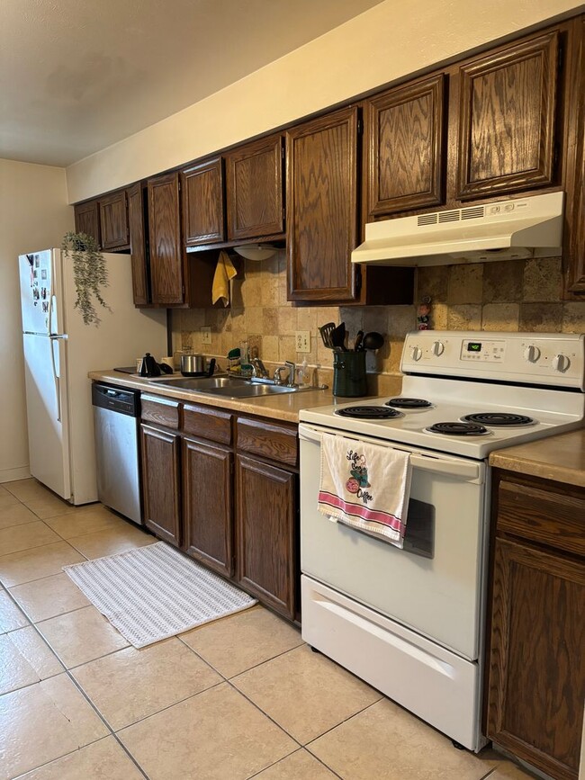 Photo - FREE PETS & UTILITIES INCLUDED! Boutique 2BR Golden Apt near Clear Creek Trail Unit 1409 Utah St  D
