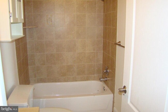 Photo - 2 W Gay St Unidad 2ND #2