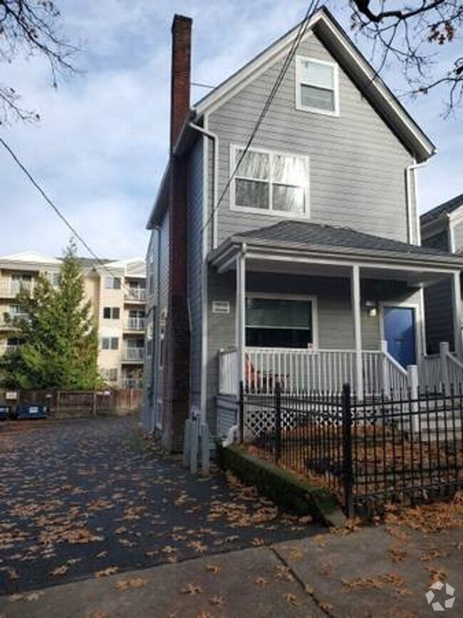 Building Photo - Recently Remodeled One Bedroom in Goose Ho... Rental